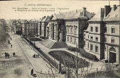 CPA Palais de justice Aurillac Prison Gendarmerie et perspective de l'Avenue de la Republique 