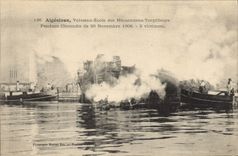 CPA Bateau de Guerre Algesiras Vaisseau Ecole des Mecaniciens Torpilleurs Pendant l'incendie