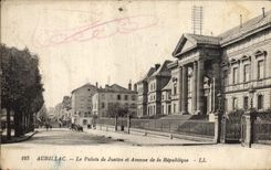 CPA Palais de Justice et Avenue de la Republique Aurillac