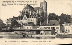 CPA Prefecture et les Quais La cathedrale Auxerre