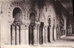 CPA Angers Arcades de la Prefecture datant de l'epoque romaine