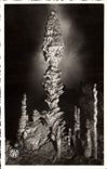 CPA Grotte Grottes Aven d'Orgnac Ardeche Jeu de lumiere sur une stalagmite en forme de pomme de pin