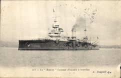 CPA Bateau de Guerre Le Bouvet Cuirasse d'escadre a tourelles 