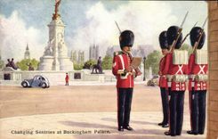 CPA Militaria Changing sentries at Buckingham Palace 