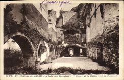 CPA Chateau de Murols La salle des chevaliers et le cloitre Rez de chaussee