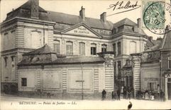 Vintage Postcard Law courts Bethune