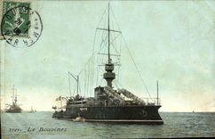 CPA Bateau de Guerre Le Bouvines