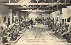 CPA Ardoisieres Angers Carrieres d'ardoises de Trelaze Magasin des apprentis fendeurs TOP