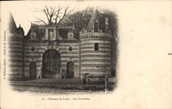 CPA Chateau du Lude Les Tourelles