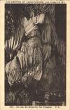 CPA Grotte Grottes de Saint Cezaire pres Grasse un coin des draperies Les Franges