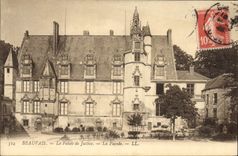 Vintage Postcard Law courts the Beauvais frontage
