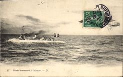 CPA Bateau de Guerre Bleriot traversant la Manche Avion Aviation 