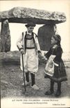 CPA Folklore Au pays des Dolmens Jeunes bretons Costumes de Rosporden 