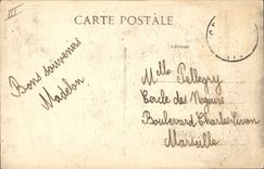 CPA Folklore Pensive Jeune fille de L'Ile de Sein 