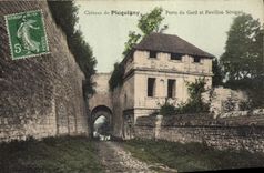 CPA Chateau de Picquigny Porte du Gard et Pavillon Sevigne 