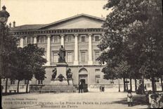 CPA Palais de justice Monument de Favre Enfants Chambery 