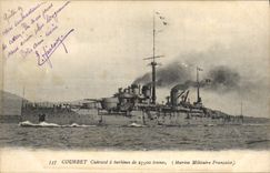 CPA Bateau de Guerre Courbet Cuirasse a turbines 