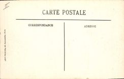 CPA Bateau de Guerre Cuirasses en ligne de combat En tete le Courbet Jean Bart Verite Vergniaud Dant