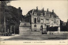 CPA Compiegne La Sous Prefecture  
