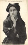 CPA Folklore Pensive Jeune fille de l'Ile de Sein 