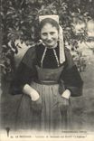 CPA Folklore Costume de Guemene surScorff L'Ingenue 