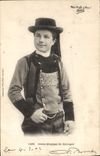 CPA Folklore Jeune homme de Quimper 