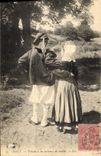 CPA Folklore Batz Paludiers en costumes de maries Mariage 