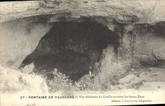 CPA Grotte Grottes Fontaine de Vaucluse Vue exterieure du gouffre pendant les basses eaux 