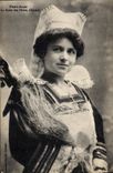 CPA Folklore Pont Aven La reine des fleurs d'ajoncs