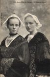 CPA Folklore Jeunes filles de Carnac et de Locmariaquer