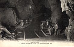 CPA Grotte Grottes de Betharram Debarcadere du lac Barque