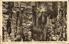 CPA Grotte Grottes Aven Armand Vu des grandes stalactites Au milieu le palmier