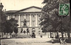CPA Chambery La place du Palais de Justice Monument de Favre