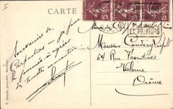 CPA Palais de Justice de Carpentras Fontaine dans la cour