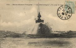 CPA Bateau de Guerre Le Charlemagne Un coup de tabac