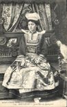 CPA Folklore Jeune fille de Quimperle 