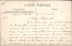 CPA Folklore L'arrangement de la coiffe Costume de Beuzec Conq