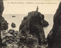 CPA Grottes Grotte Environs de Cherbourg Jobourg Les gros rochers a la sortie des grottes