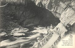 CPA Grotte Grottes Han sur Lesse La perte de la Lesse dans le trou de Belvaux