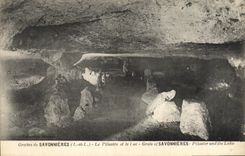 CPA Grotte Grottes de Savonnieres Le pilastre et le lac 