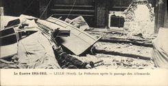 CPA Lille La Prefecture apres le passage des Allemands
