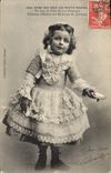 CPA Folklore Pour ses amis les petits pauvres Un jour de fete Dieu a Penhars Costume d'enfant des en