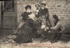 CPA Folklore Quimper Rafraichissement apres la danse de la Gavotte