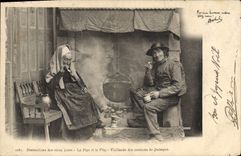 CPA Folklore Distractions des vieux jours La pipe et le Flip Vieillards des environs de Quimper 