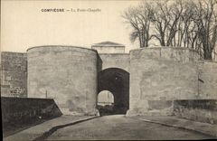 CPA Compiegne La porte chapelle 