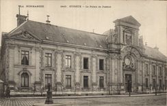 CPA La Normandie Evreux Le Palais de Justice 
