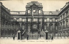 CPA Lille La Prefecture Cour d'honneur 