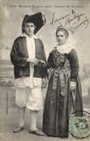 CPA Folklore Maries du bourg de Batz Costume des Paludiers 