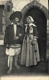 CPA Folklore Presqu'ile guerandaise Deux jeunes epoux en costume dominicaux 