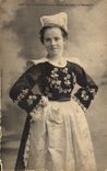 CPA Folklore Jeune Fille de Bannalec (Etude des coiffes de Bretagne) 